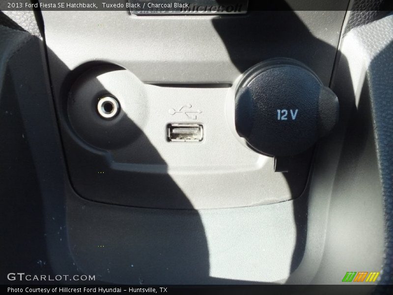 Tuxedo Black / Charcoal Black 2013 Ford Fiesta SE Hatchback