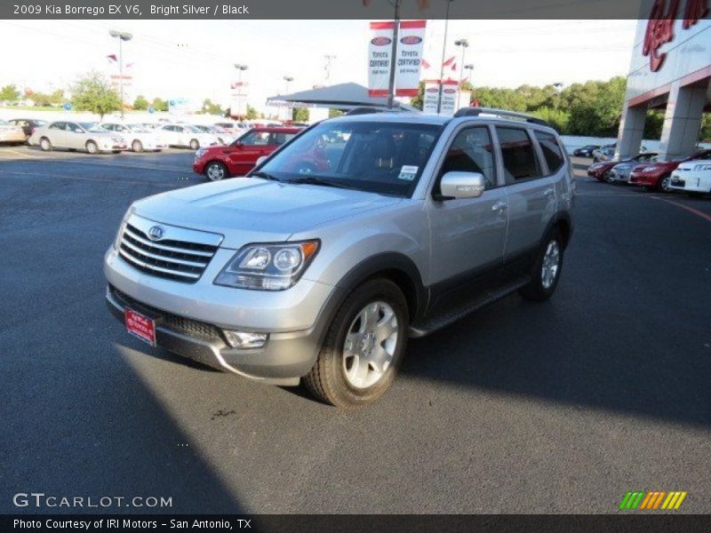 Bright Silver / Black 2009 Kia Borrego EX V6
