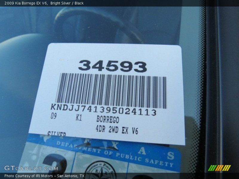Bright Silver / Black 2009 Kia Borrego EX V6