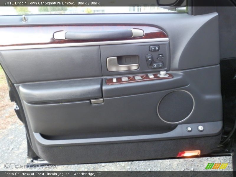 Black / Black 2011 Lincoln Town Car Signature Limited