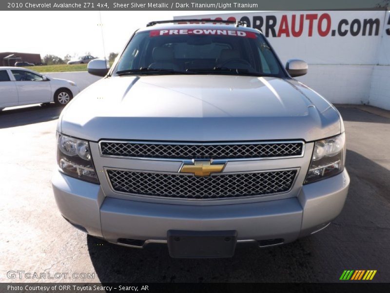 Sheer Silver Metallic / Dark Titanium/Light Titanium 2010 Chevrolet Avalanche Z71 4x4
