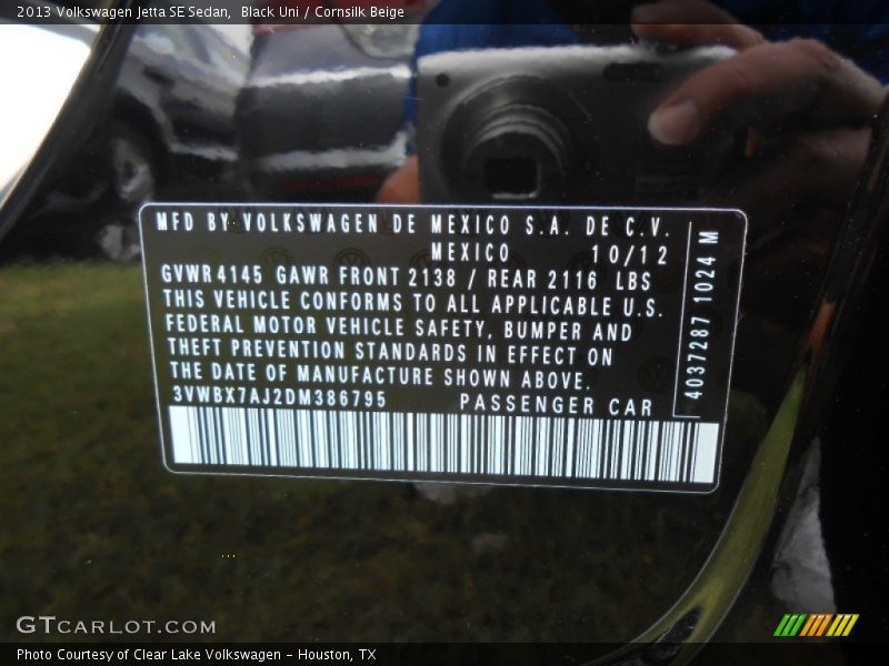 Black Uni / Cornsilk Beige 2013 Volkswagen Jetta SE Sedan