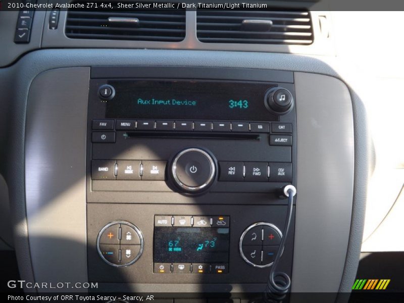 Sheer Silver Metallic / Dark Titanium/Light Titanium 2010 Chevrolet Avalanche Z71 4x4