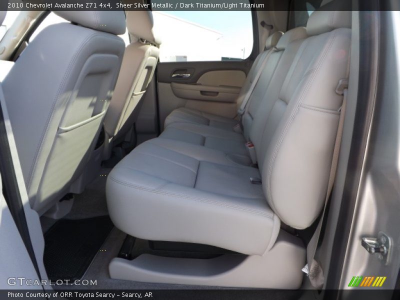 Sheer Silver Metallic / Dark Titanium/Light Titanium 2010 Chevrolet Avalanche Z71 4x4