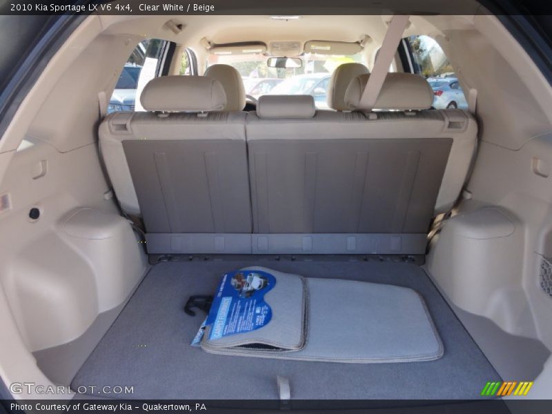 Clear White / Beige 2010 Kia Sportage LX V6 4x4
