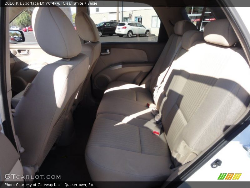 Clear White / Beige 2010 Kia Sportage LX V6 4x4