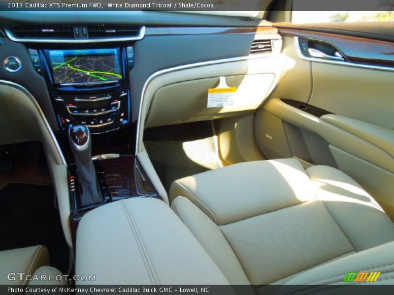 White Diamond Tricoat / Shale/Cocoa 2013 Cadillac XTS Premium FWD