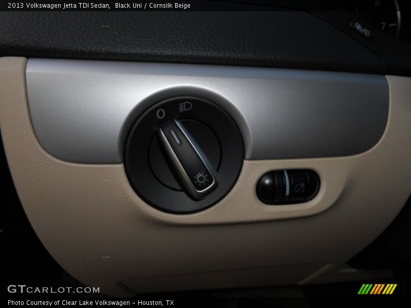 Black Uni / Cornsilk Beige 2013 Volkswagen Jetta TDI Sedan