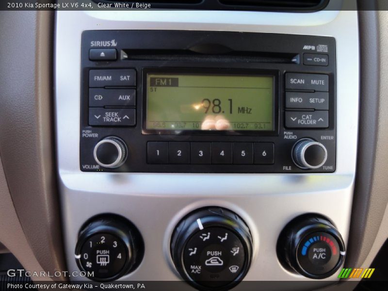 Clear White / Beige 2010 Kia Sportage LX V6 4x4