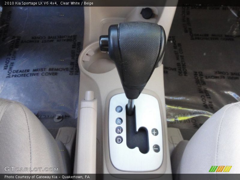 Clear White / Beige 2010 Kia Sportage LX V6 4x4