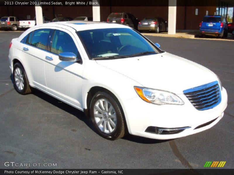 Bright White / Black 2013 Chrysler 200 Limited Sedan