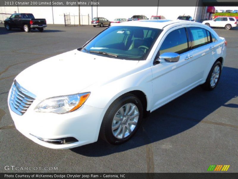 Bright White / Black 2013 Chrysler 200 Limited Sedan