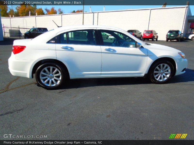 Bright White / Black 2013 Chrysler 200 Limited Sedan