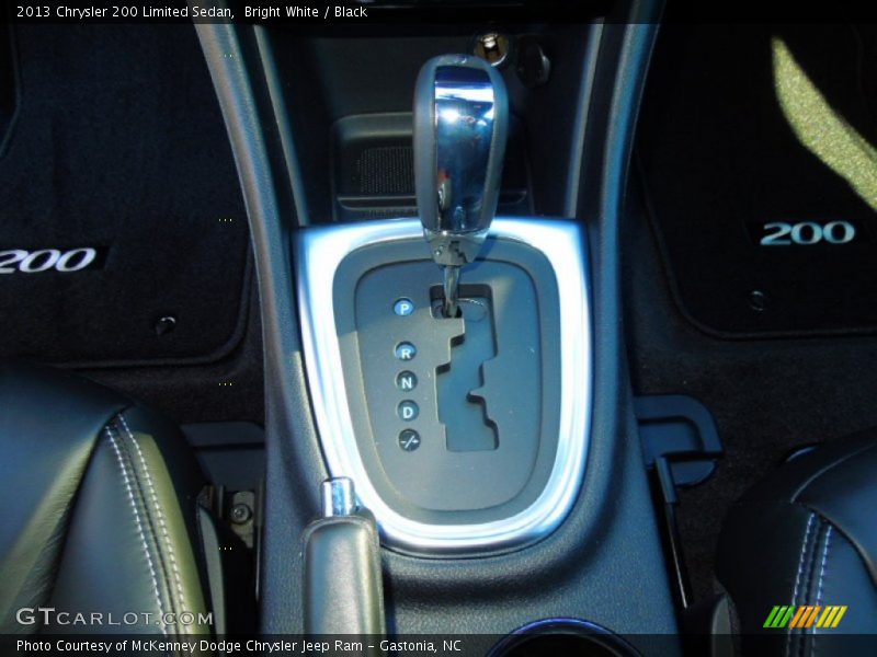 Bright White / Black 2013 Chrysler 200 Limited Sedan