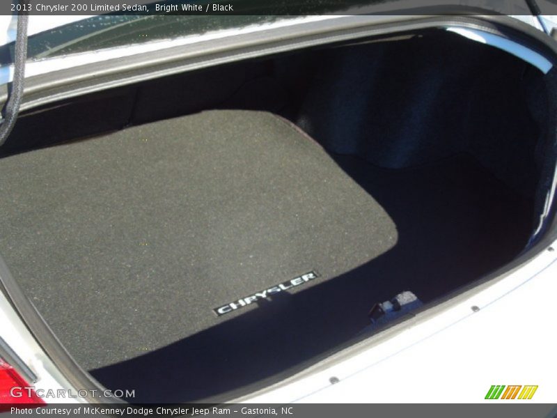 Bright White / Black 2013 Chrysler 200 Limited Sedan