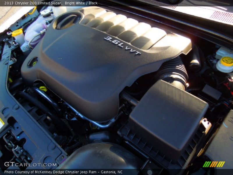 Bright White / Black 2013 Chrysler 200 Limited Sedan