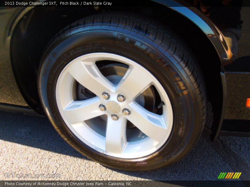 Pitch Black / Dark Slate Gray 2013 Dodge Challenger SXT