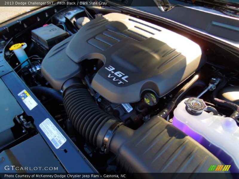 Pitch Black / Dark Slate Gray 2013 Dodge Challenger SXT