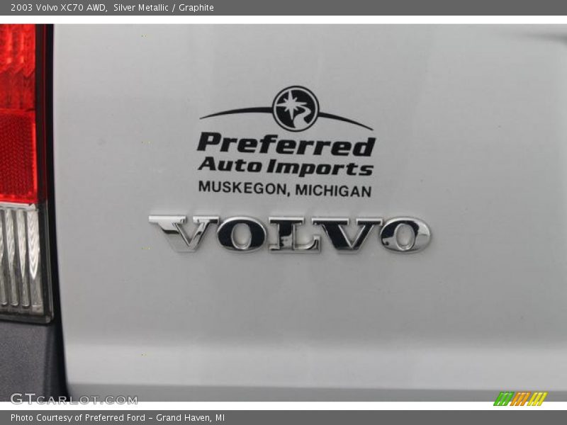 Silver Metallic / Graphite 2003 Volvo XC70 AWD