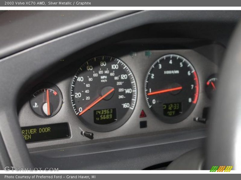 Silver Metallic / Graphite 2003 Volvo XC70 AWD