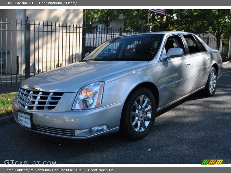 Light Platinum / Ebony 2008 Cadillac DTS