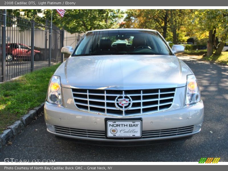 Light Platinum / Ebony 2008 Cadillac DTS