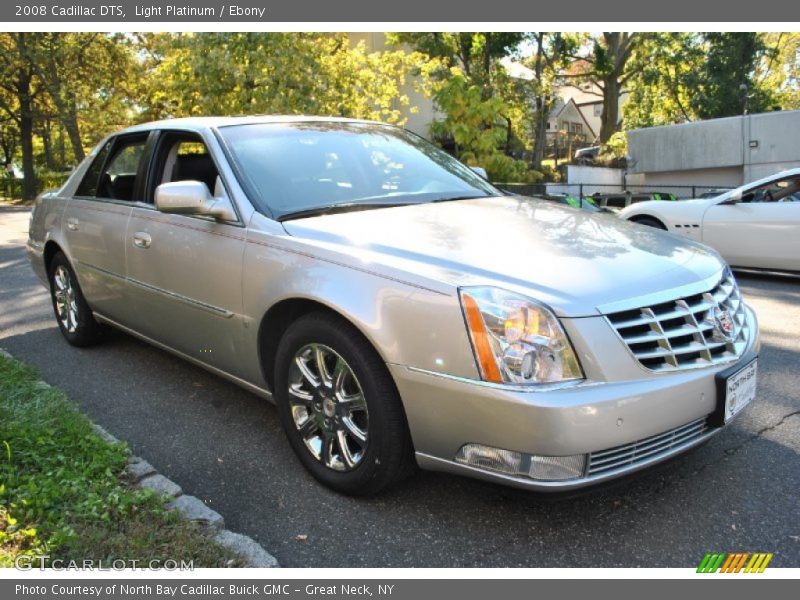 Light Platinum / Ebony 2008 Cadillac DTS