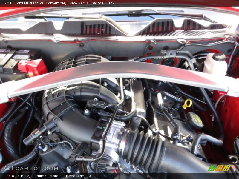 Race Red / Charcoal Black 2013 Ford Mustang V6 Convertible