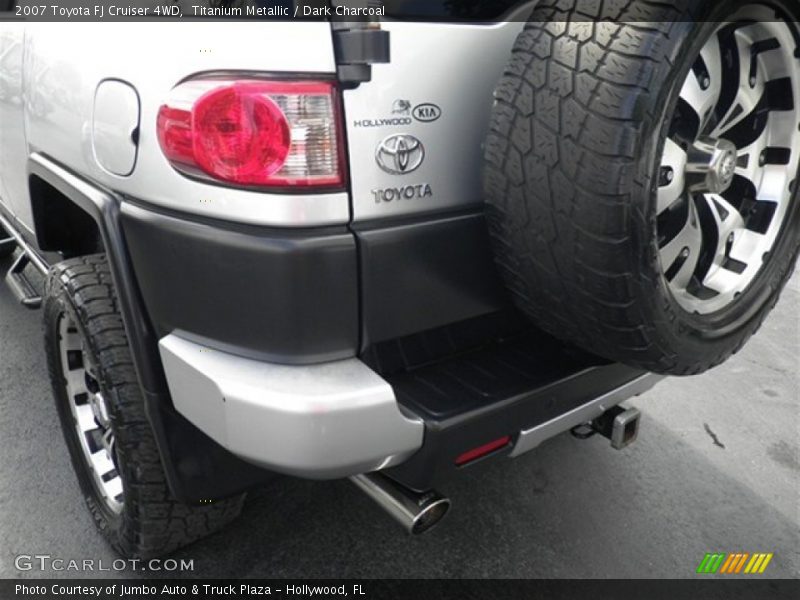 Titanium Metallic / Dark Charcoal 2007 Toyota FJ Cruiser 4WD