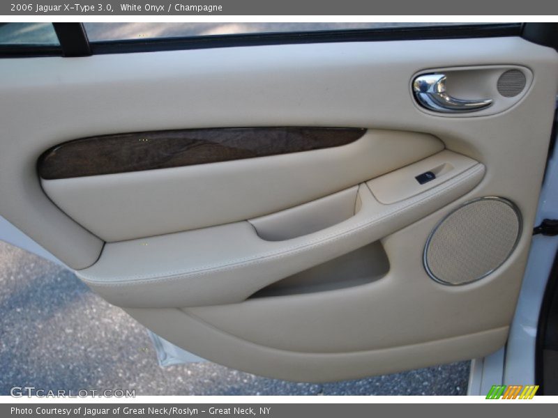 White Onyx / Champagne 2006 Jaguar X-Type 3.0