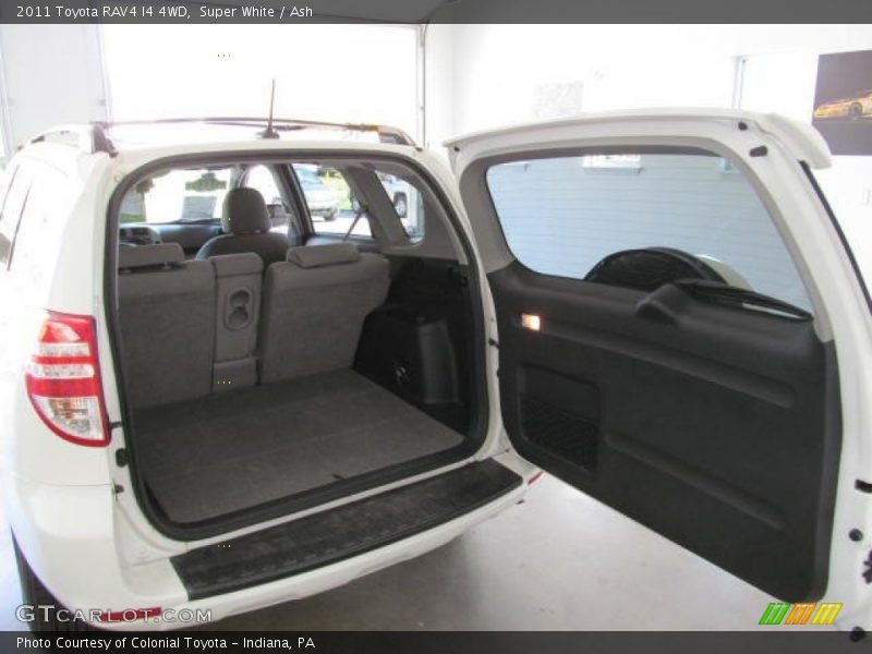 Super White / Ash 2011 Toyota RAV4 I4 4WD
