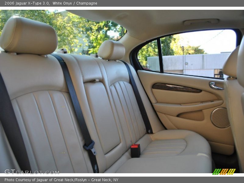 White Onyx / Champagne 2006 Jaguar X-Type 3.0