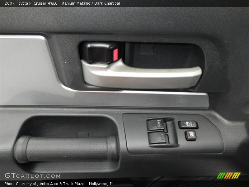 Titanium Metallic / Dark Charcoal 2007 Toyota FJ Cruiser 4WD
