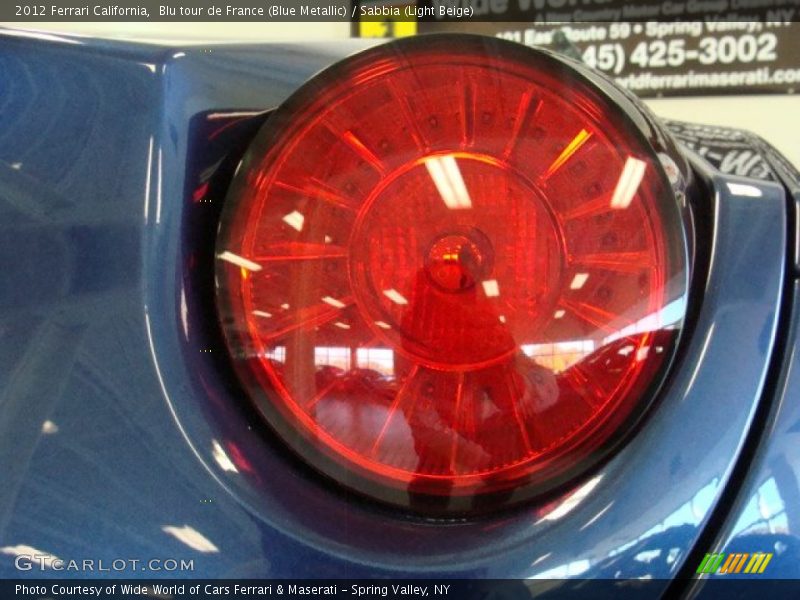 Blu tour de France (Blue Metallic) / Sabbia (Light Beige) 2012 Ferrari California