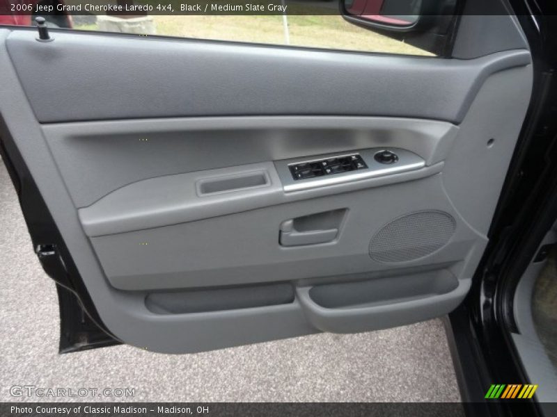 Black / Medium Slate Gray 2006 Jeep Grand Cherokee Laredo 4x4
