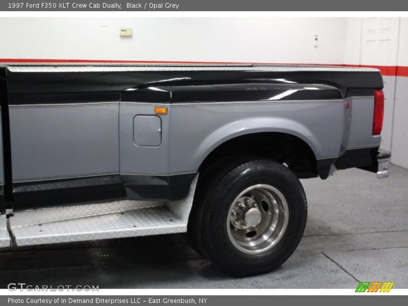  1997 F350 XLT Crew Cab Dually Wheel
