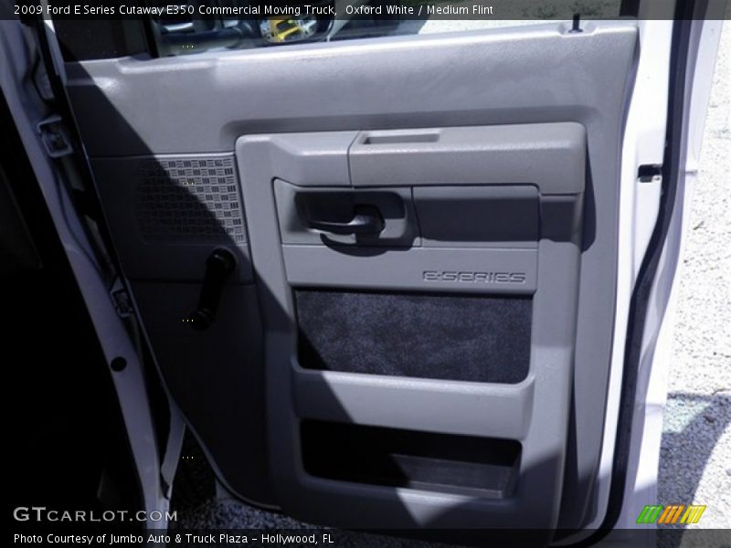 Oxford White / Medium Flint 2009 Ford E Series Cutaway E350 Commercial Moving Truck
