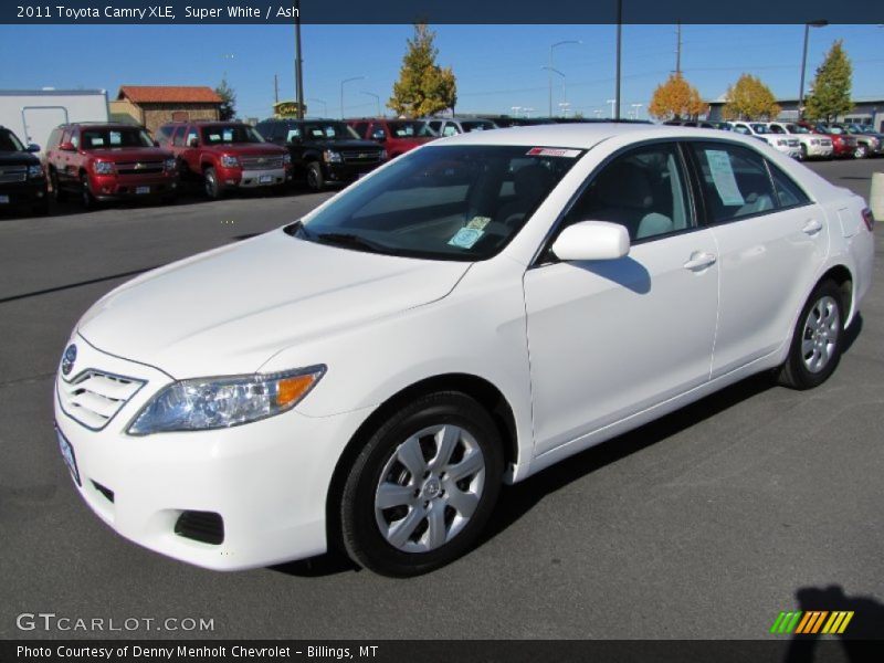 Super White / Ash 2011 Toyota Camry XLE