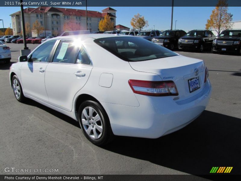 Super White / Ash 2011 Toyota Camry XLE