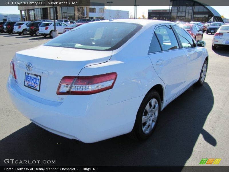Super White / Ash 2011 Toyota Camry XLE