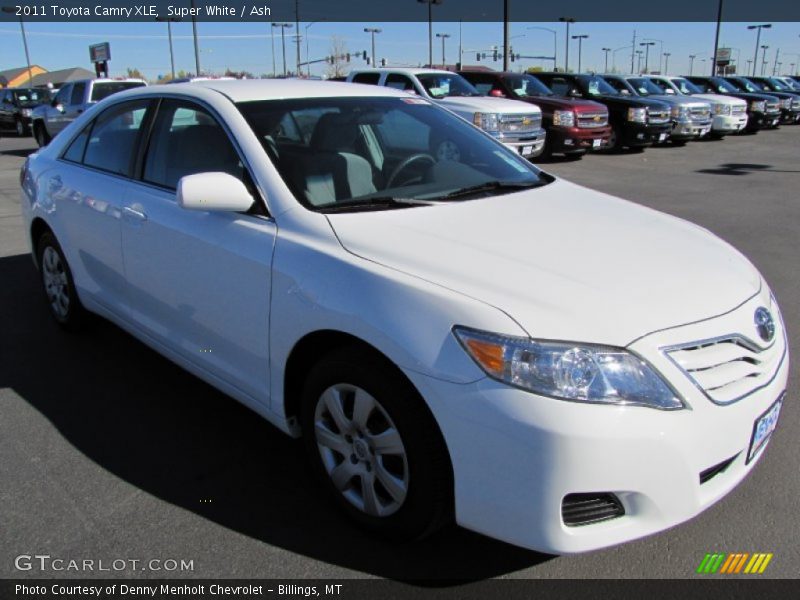Super White / Ash 2011 Toyota Camry XLE