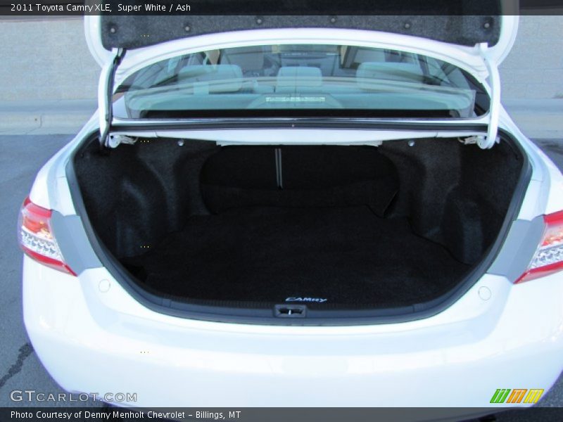 Super White / Ash 2011 Toyota Camry XLE