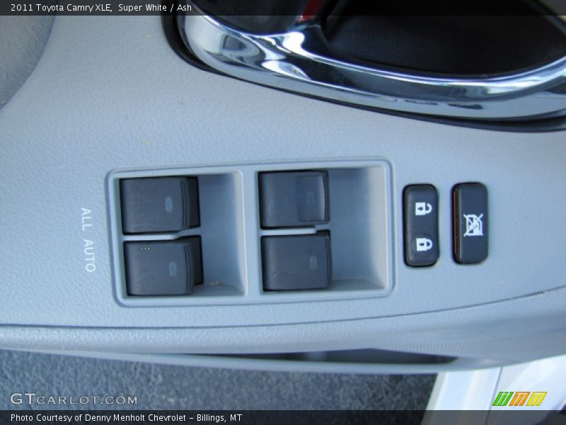 Super White / Ash 2011 Toyota Camry XLE