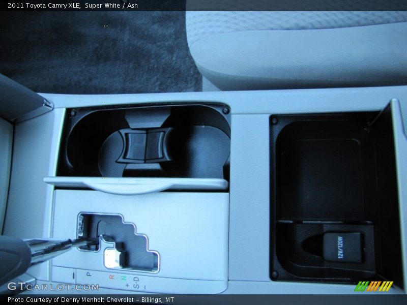 Super White / Ash 2011 Toyota Camry XLE
