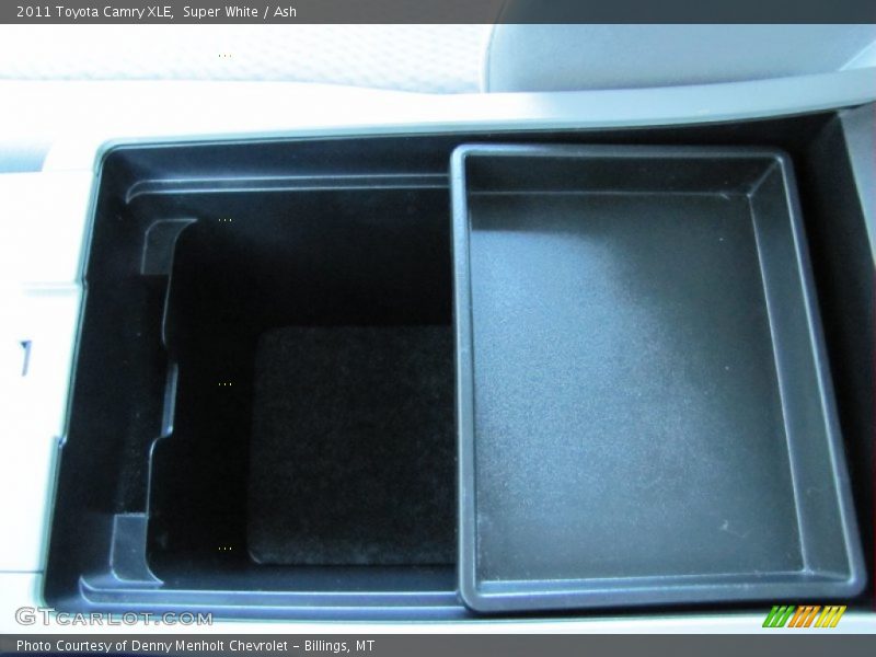 Super White / Ash 2011 Toyota Camry XLE