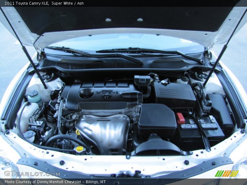 Super White / Ash 2011 Toyota Camry XLE