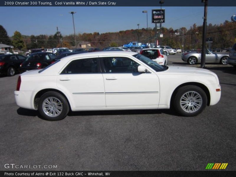 Cool Vanilla White / Dark Slate Gray 2009 Chrysler 300 Touring