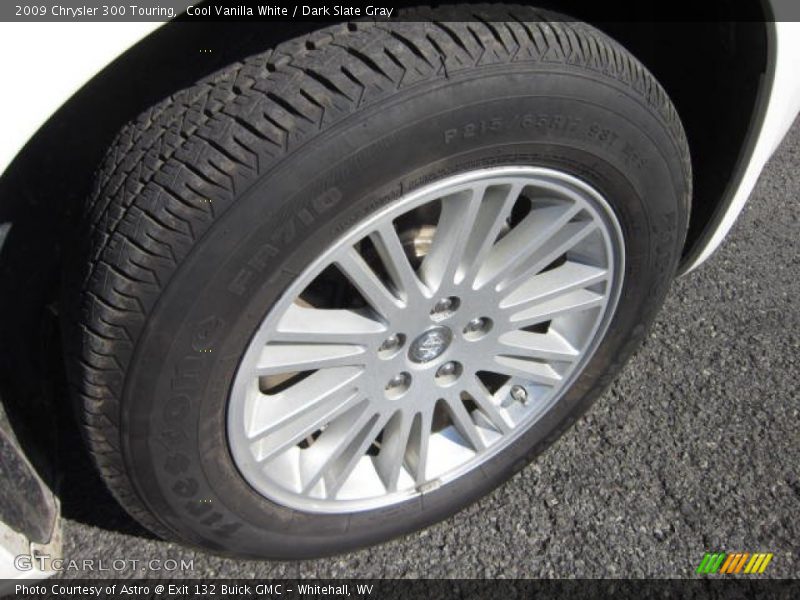Cool Vanilla White / Dark Slate Gray 2009 Chrysler 300 Touring