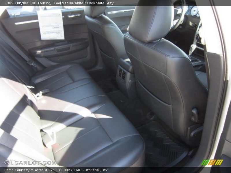 Cool Vanilla White / Dark Slate Gray 2009 Chrysler 300 Touring