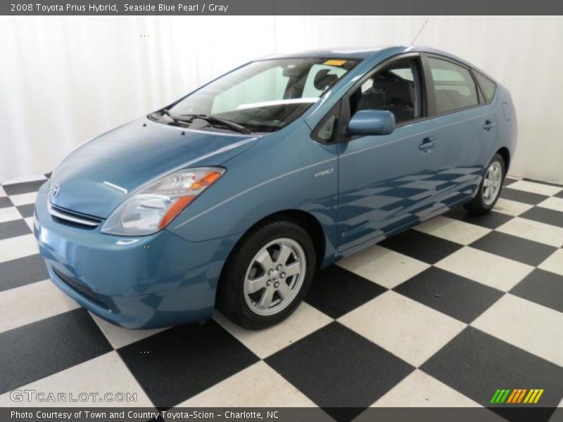 Front 3/4 View of 2008 Prius Hybrid